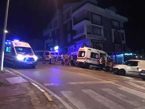 Son dakika gündem: KOCAELİ-KORKULUKLARIN KIRILMASIYLA 2'NCİ KATTAN DÜŞEN KADIN ÖLDÜ