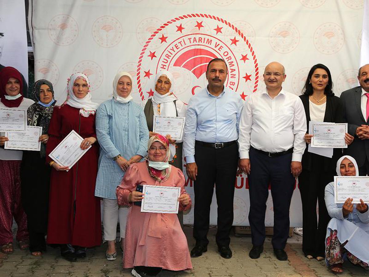 Kursu tamamladılar, sertifikalarını aldılar