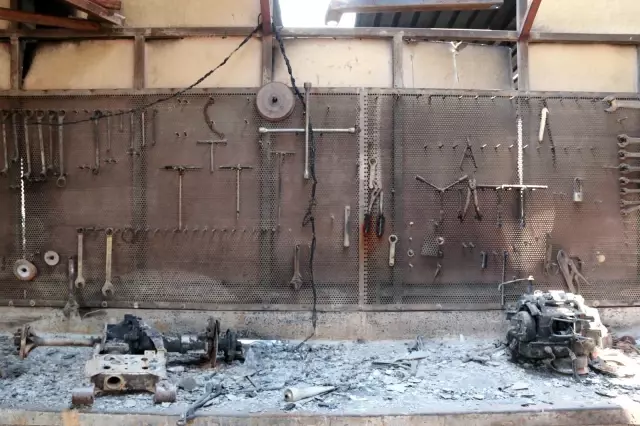 Manavgat yangınında safari tesisi küle döndü, işletme sahibi canını zor kurtardı