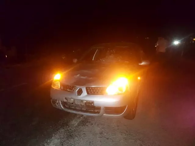 Otomobilin çarptığı genç yaralandı