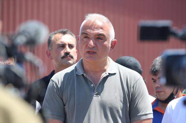 Son Dakika! Bakan Pakdemirli yangınlarla ilgili son durumu paylaştı: Antalya, Muğla'da mücadele devam ediyor, Isparta'da da yangın çıktı