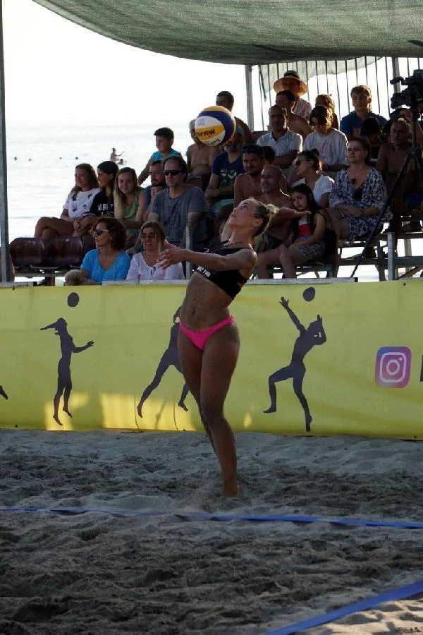 Deportes emoción internacional de voleibol de playa en Tekirta