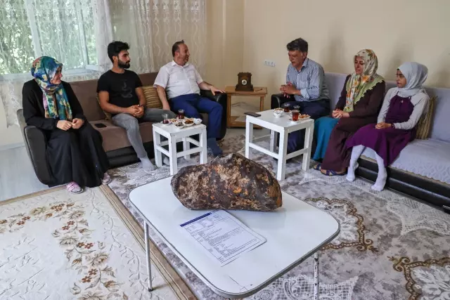 Van'da bulunan göktaşı 'Doğuzağaç' adıyla Uluslararası Meteorit Veri Bülteni'ne işlendi Van'da bulunan göktaşı 'Doğuzağaç' adıyla Uluslararası Meteorit Veri Bülteni'ne işlendi