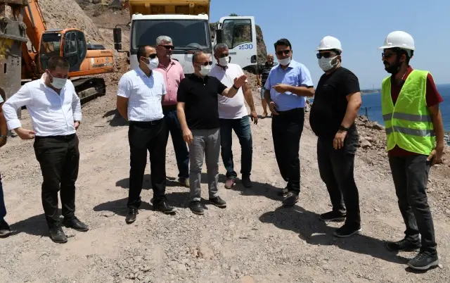 ÇANAKKALE - AK Parti'li Bülent Turan Assos'ta devam eden kaya ıslahı çalışmalarını inceledi