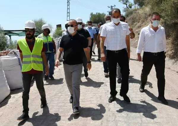 ÇANAKKALE - AK Parti'li Bülent Turan Assos'ta devam eden kaya ıslahı çalışmalarını inceledi