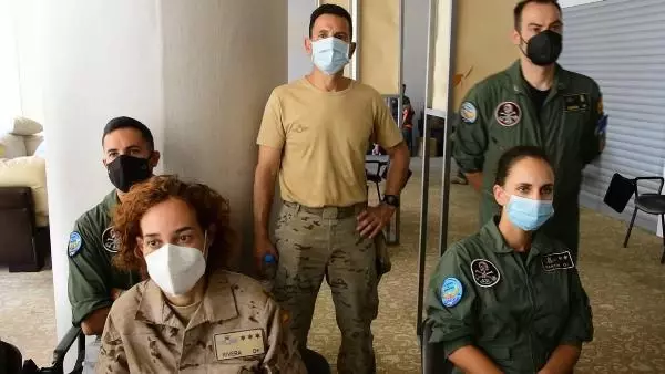 Alevlerin ilerlediği marinadaki yatlar ve tekneler açığa demirledi (4)