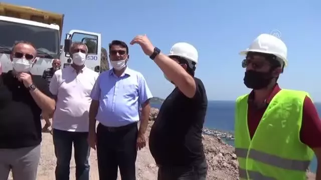 ÇANAKKALE - AK Parti'li Bülent Turan Assos'ta devam eden kaya ıslahı çalışmalarını inceledi