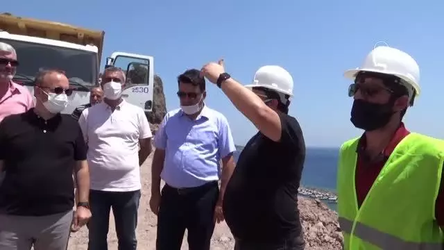 ÇANAKKALE - AK Parti'li Bülent Turan Assos'ta devam eden kaya ıslahı çalışmalarını inceledi