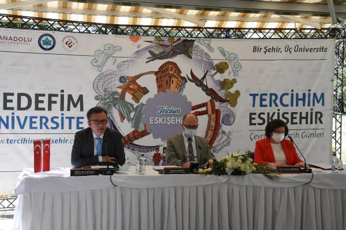 ESKİŞEHİR'DE ÜNİVERSİTELERDEN ÇEVRİM İÇİ OKUL TANITIMI