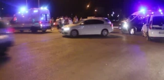Hafif ticari araçla otomobilin çarpışması sonucu iki kişi yaralandı