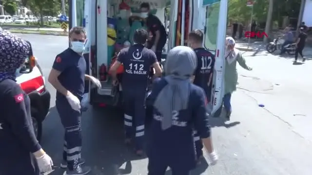 HASTA TAŞIYAN AMBULASLA MİNİBÜS ÇARPIŞTI 2 YARALI