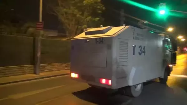 Son dakika haberleri! İSTANBUL EMNİYETİ YANGIN BÖLGELERİNE 21 TOMA GÖNDERDİ