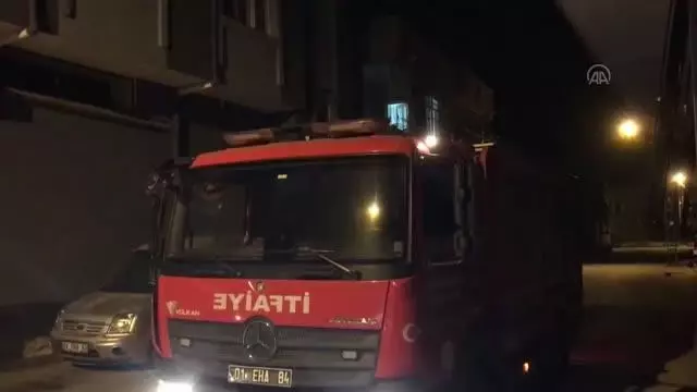 Karısını ve çocuklarını darp eden şüpheli, kapısı kırılarak girilen evde yakalandı