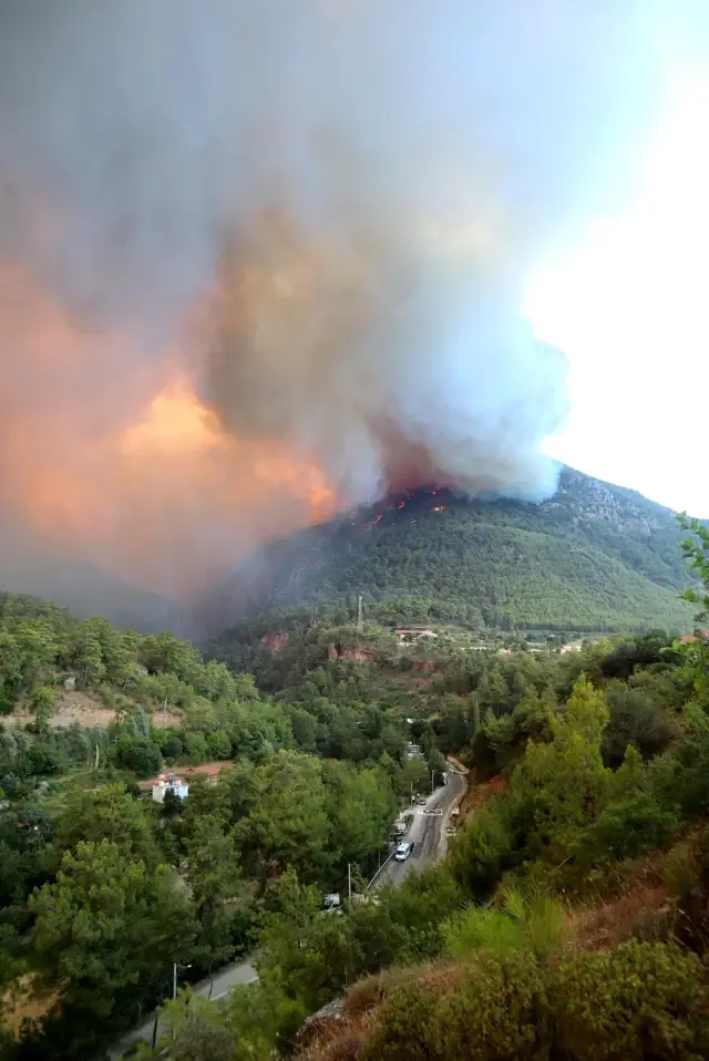 Köyceğiz'de 5 mahalle tahliye edildi