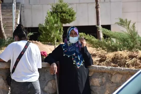 Biri 14 diğeri 20 yaşında! Dolaşmak için evden çıkan kız kardeşler sırra kadem bastı Biri 14 diğeri 20 yaşında! Dolaşmak için evden çıkan kız kardeşler sırra kadem bastı