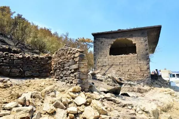 Manavgat'taki büyük yangın, Türkiye'nin ilk yüz nakillisi Uğur Acar'ın acısını ikiye katladı Manavgat'taki büyük yangın, Türkiye'nin ilk yüz nakillisi Uğur Acar'ın acısını ikiye katladı