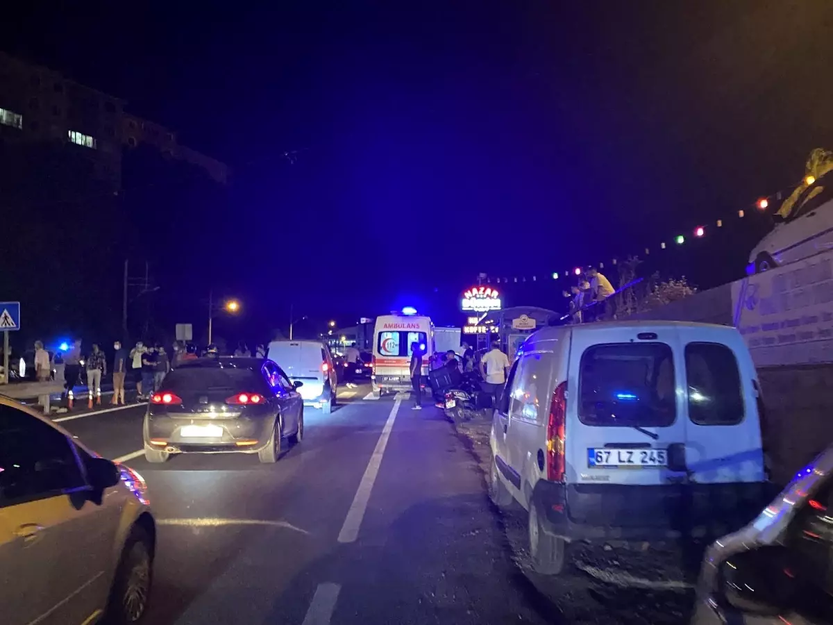 Motosiklet panelvan araçla çarpıştı: 2 yaralı