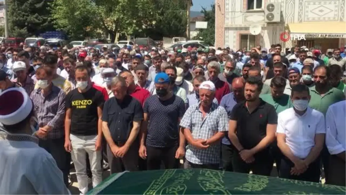 Osmaneli'nde traktör kazasında ölen vatandaş toprağa verildi