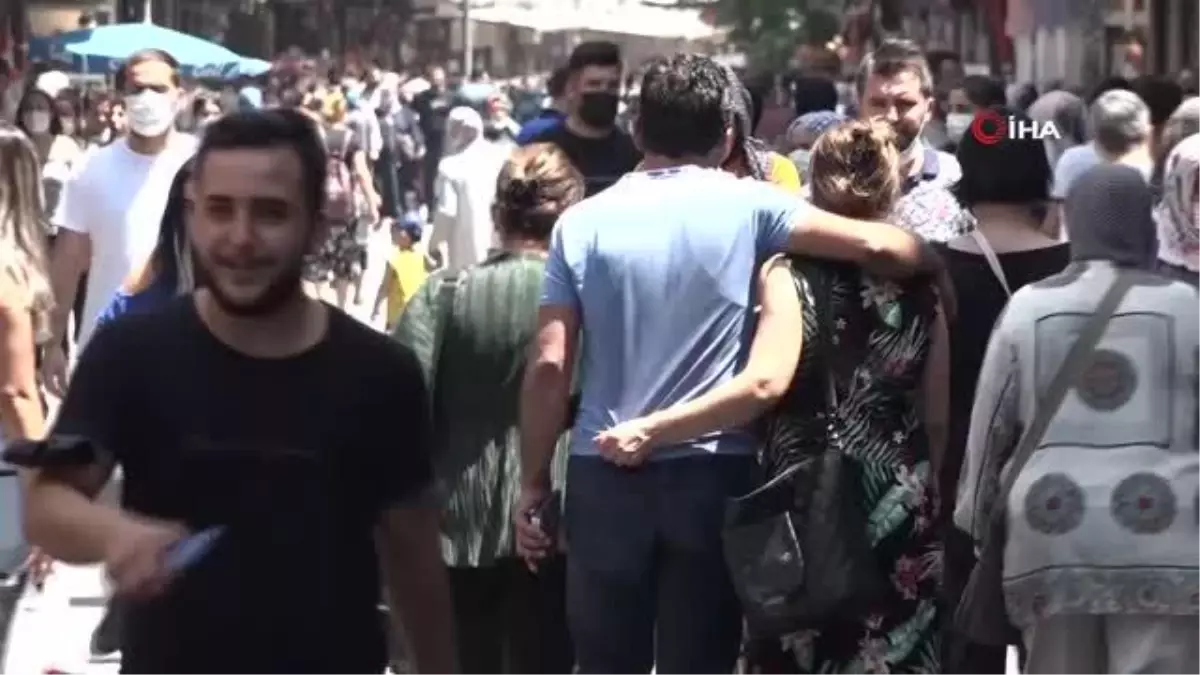 Sıcağa ve pandemiye rağmen çarşı doldu taştı