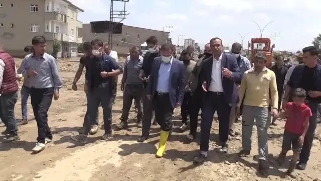 Son dakika: Vali Akbıyık, selin zarara neden olduğu bölgelerde incelemelerde bulundu