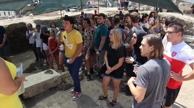 Antik kentin ziyaretçileri yabancı öğrenciler oldu