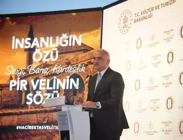 Bakan Ersoy: Nefsimizi ikna etme derdine düşmeden hakikati aramakla yükümlüyüz