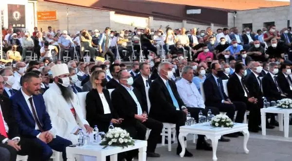 Bakan Ersoy: Nefsimizi ikna etme derdine düşmeden hakikati aramakla yükümlüyüz