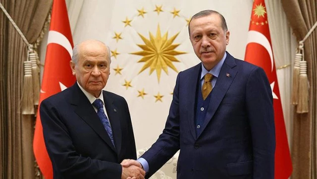 Cumhurbaşkanı Erdoğan, MHP başkanı Bahçeli'yi meskeninde ziyaret etti