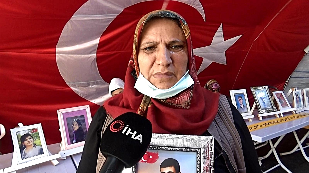Evlat hasreti çeken anne Demir: "Orada kardeş kardeşi öldürüyorlar" - Vimarsana News