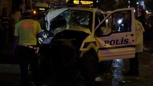 İHBARA GİDEN POLİS ARACI OTOMOBİLLE ÇARPIŞTI; 1 ŞEHİT, 4 YARALI