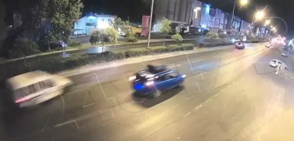 İHBARA GİDEN POLİS ARACI OTOMOBİLLE ÇARPIŞTI; 1 ŞEHİT, 4 YARALI