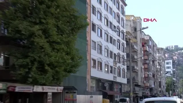 İzmit'te 22 yıldır korku yaratan binanın yıkımına başlandı