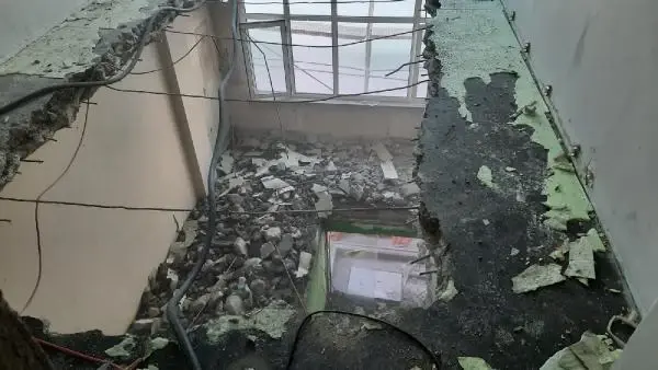 İzmit'te 22 yıldır korku yaratan binanın yıkımına başlandı