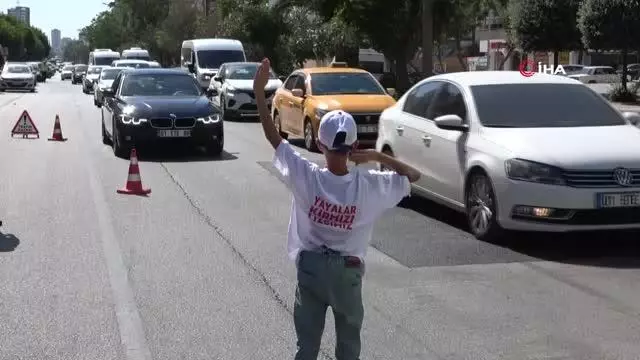 Bayan şoförün kızdığı çocuk trafik polisi oldu