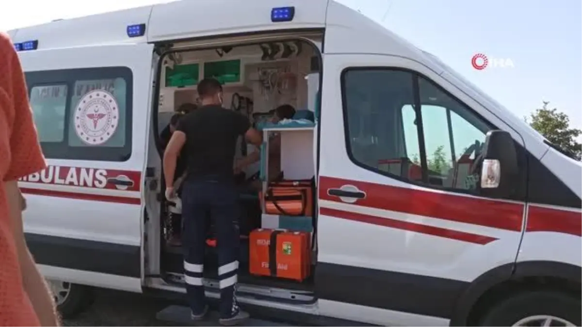 Kamyonla çarpışan otomobil hurdaya döndü: 2 yaralı