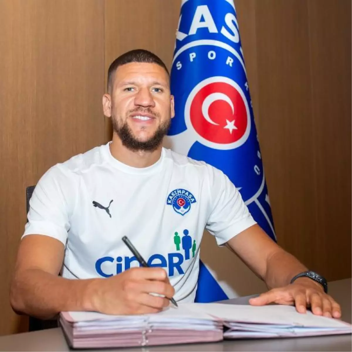 Kasımpaşa, Jeffrey Bruma'yı kadrosuna kattığını açıkladı