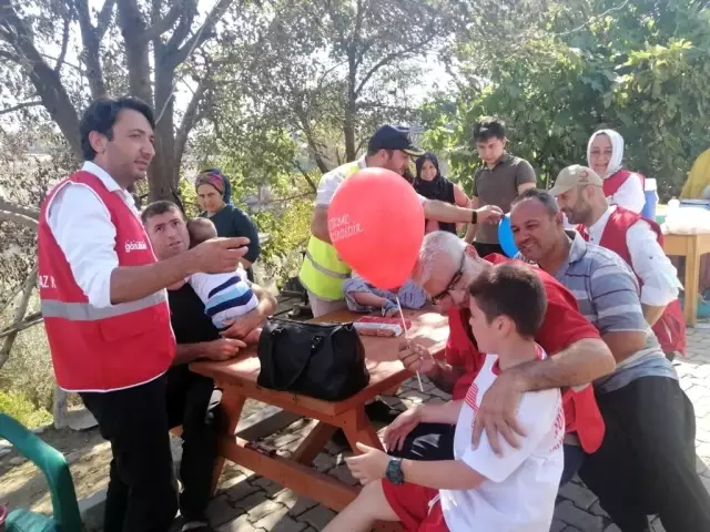 Son dakika! Kızılay yangın bölgesinde yaraları sarıyor