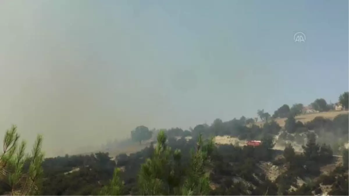Kontrol altına alınan yangın bölgesinde yeniden alevler yükseldi