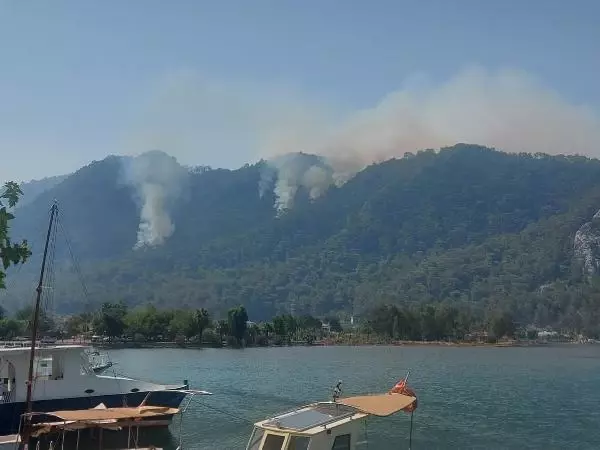 MARMARİS'TEKİ YANGIN 7'NCİ GÜNDE; ALEVLER DELİKLİYOL MEVKİSİNE SIÇRADI, 3 EV VE RESTORAN TAHLİYE EDİLDİ
