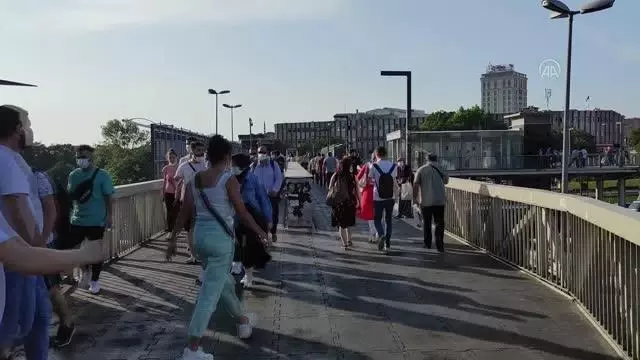 Mesai saatinin bitimiyle trafikte yoğunluk oluştu