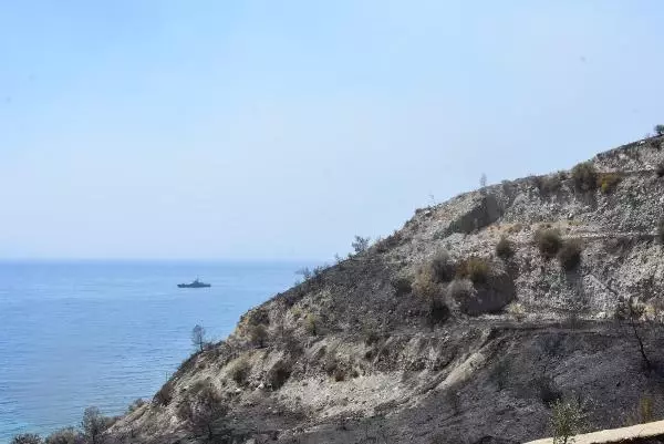 Yanan Evi̇nden Son Anda Kaçti: 'Canimi Aldim Çiktim' 15 YANAN EVİNDEN SON ANDA KAÇTI: 'CANIMI ALDIM ÇIKTIM'