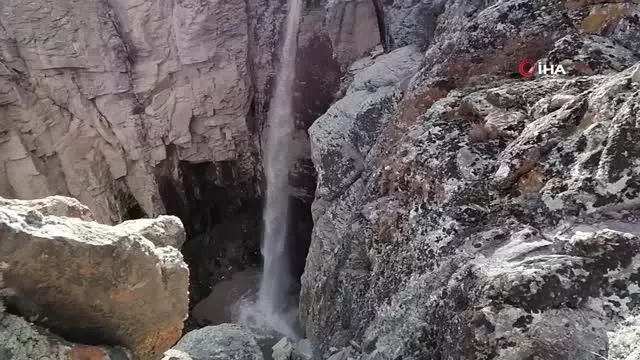 Sıcak hava bu yıl Yezidi Şelalesi erken kuruttu