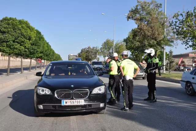 Sorgun'da trafik ekiplerinden sürücülere uyarı