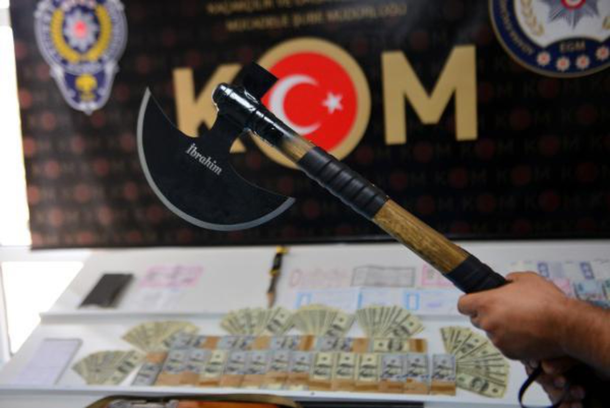 Tefecilerin iş yerinden 'Turgut Alp baltası' çıktı - Vimarsana News