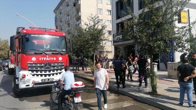 tekel bayisinin deposu alevlere teslim oldu 5 14309609 o