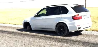 Kozanlı: Son dakika haber! Tekerleği fırlayan otomobilin neden olduğu kaza ucuz atlatıldı Kozanlı: Son dakika haber! Tekerleği fırlayan otomobilin neden olduğu kaza ucuz atlatıldı