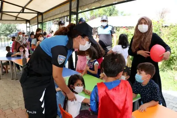 VAN'DA SEVGİ EVLERİ'NDE KALAN ÇOCUKLAR EĞLENDİ