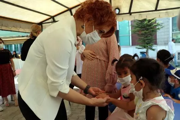 VAN'DA SEVGİ EVLERİ'NDE KALAN ÇOCUKLAR EĞLENDİ