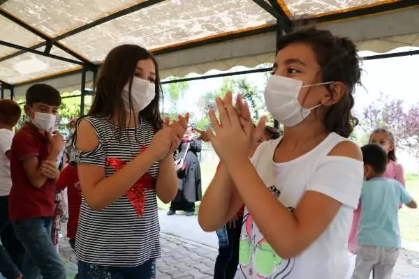 VAN'DA SEVGİ EVLERİ'NDE KALAN ÇOCUKLAR EĞLENDİ
