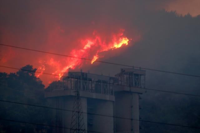 Yangının sıçradığı termik santralde ürküten ihtimal! Ölümcül gazlar açığa çıkabilir